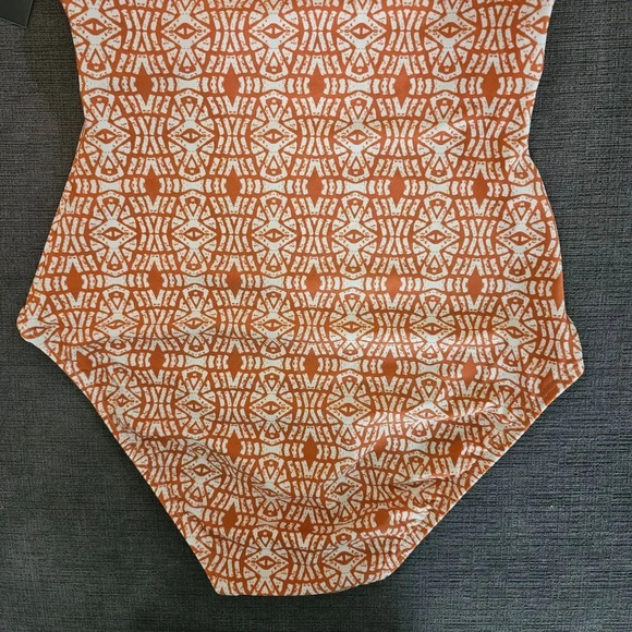 Ellen Tracy Orange Print key hole High Neck Over-The-Shoulder One Piece Swimsuit - Picture 5 of 15